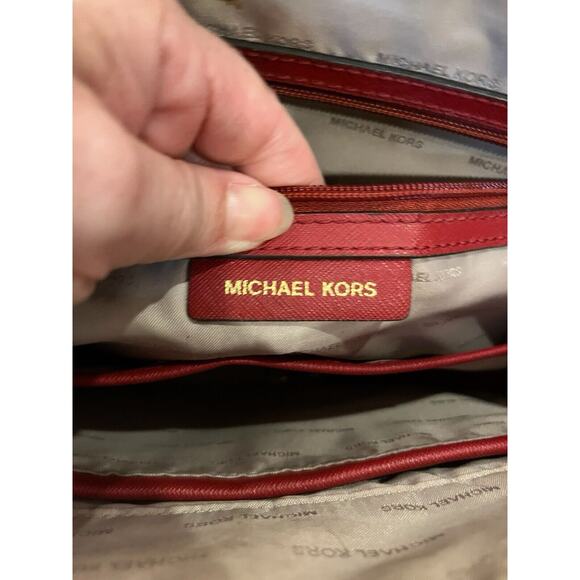 Women's Michael Kors Red Jet Set Travel Large Top Zip Tote Bag - Picture 7 of 14